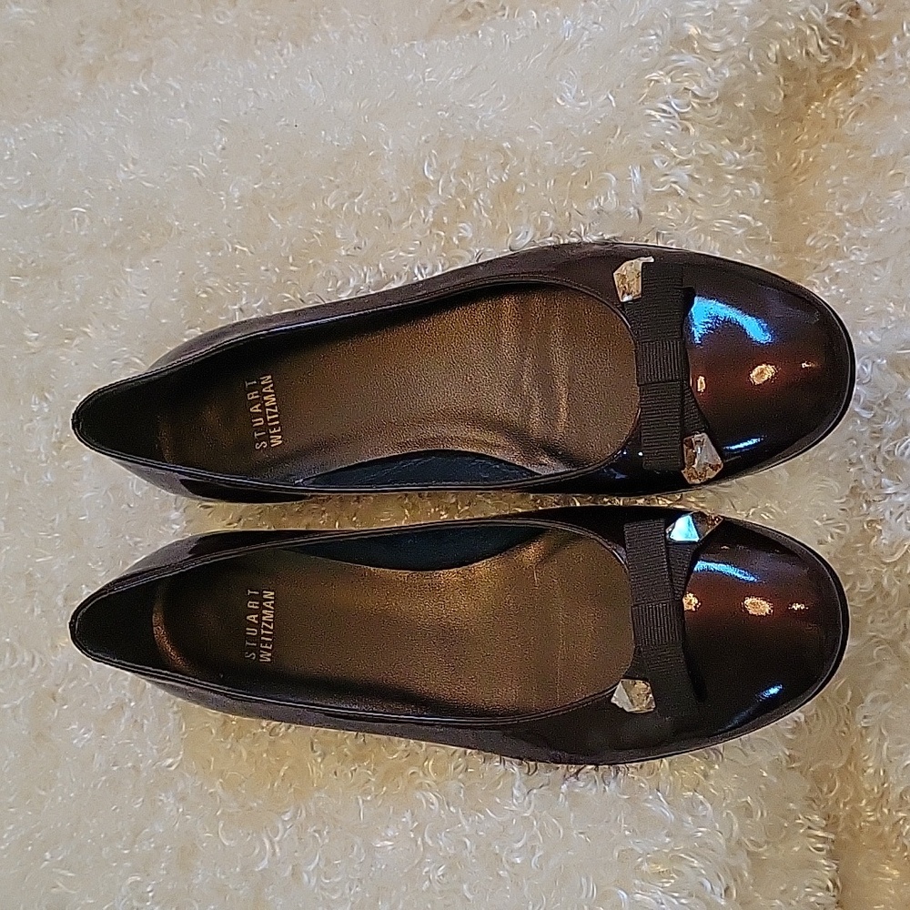 FABULOUS STUART WEITZMAN FLATS..SZ 9